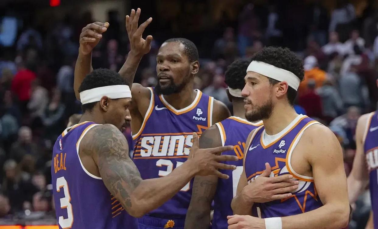 爱游戏体育-关于里程碑夜!菲尼克斯太阳强势反弹,NBA常规赛今晚刷纪录,气氛紧张,年轻球员得到机会的信息